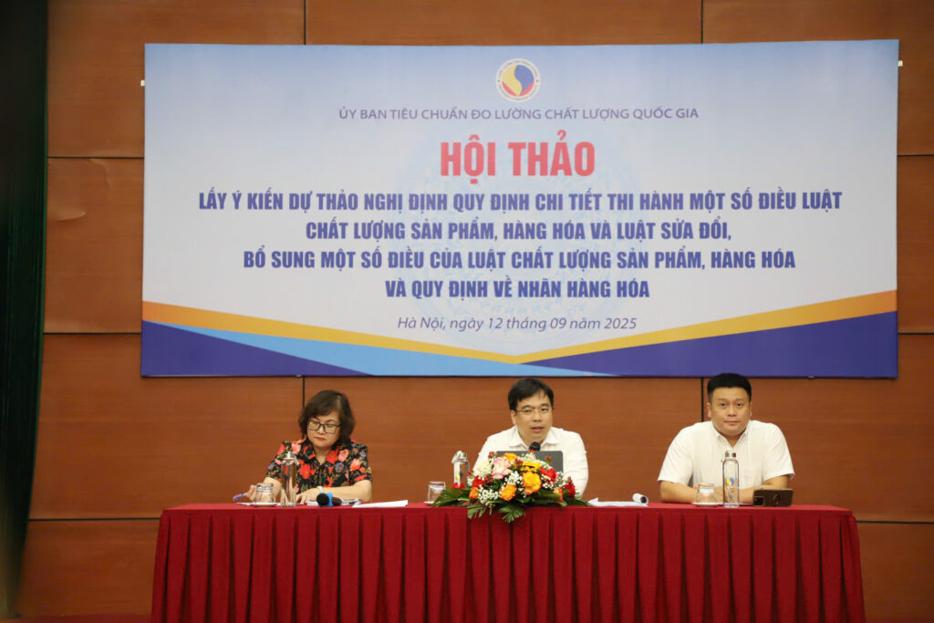 Ông Nguyễn Nam Hải – Chủ tịch Ủy ban TCĐLCL Quốc gia chủ trì phiên thảo luận tại hội thảo.
